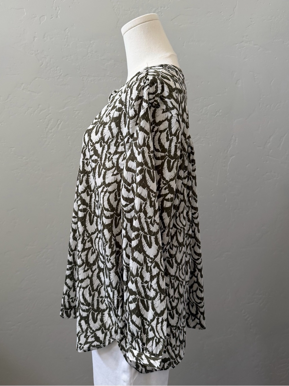 Jachs Girlfriend Contemporary Blouse L Olive Print Relaxed Fit Top - Picture 5 of 14